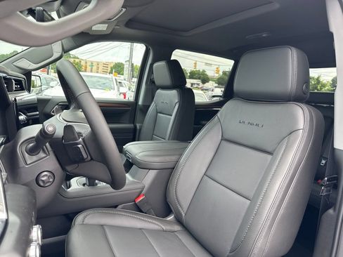New 2026 GMC Sierra 1500 Denali w/ Denali Reserve Package AWD/4WD image 17