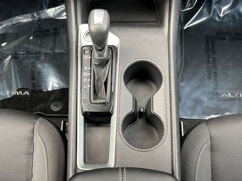 Used 2025 Nissan Altima 2.5 SV image 38