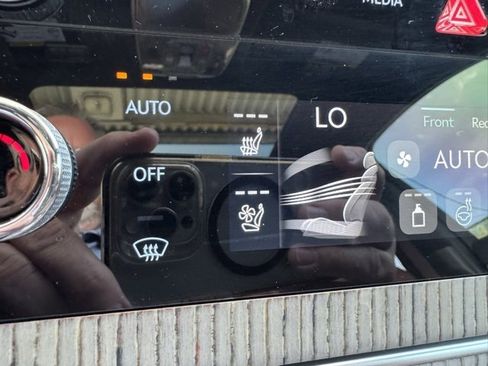 Used 2025 Genesis GV80 3.5T Prestige image 12