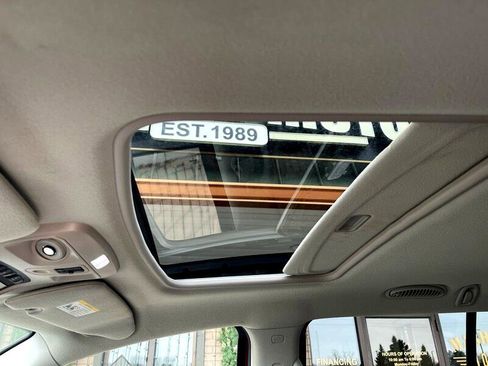 Used 2008 Dodge Durango SLT w/ Technology Group II image 33