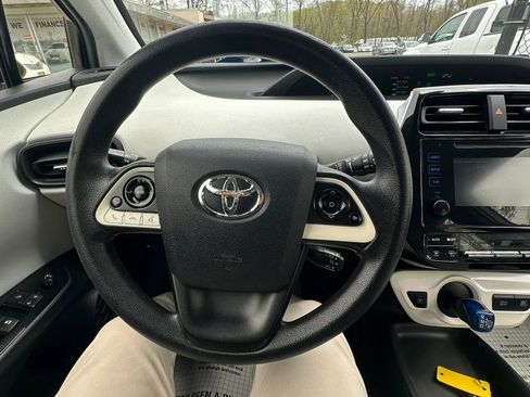 Used 2016 Toyota Prius Two FWD image 11
