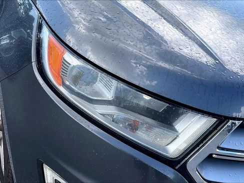 Used 2018 Ford Edge Titanium w/ Technology Package FWD image 29