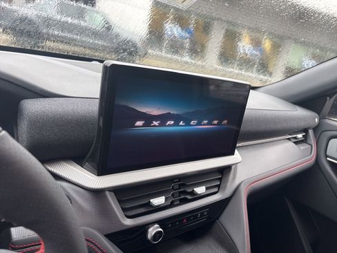 New 2026 Ford Explorer ST-Line w/ ST-Line Street Pack image 15