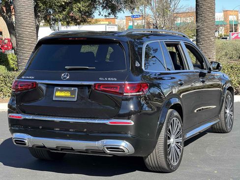 Used 2023 Mercedes-Benz Maybach GLS 600 4MATIC image 21