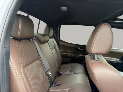 Used 2017 Toyota Tacoma Limited w/ Tow Package image 36