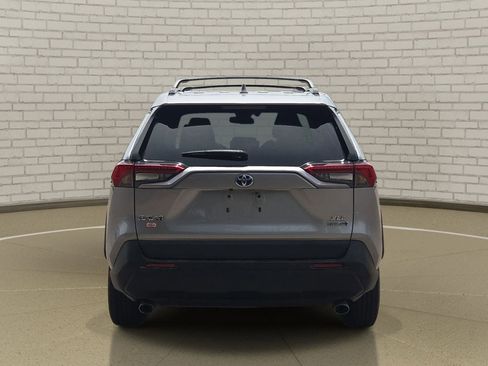 Used 2020 Toyota RAV4 XLE w/ Convenience Package image 6
