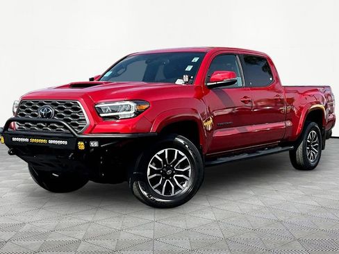 Used 2022 Toyota Tacoma TRD Sport w/ TRD Premium Sport Package AWD/4WD image 3