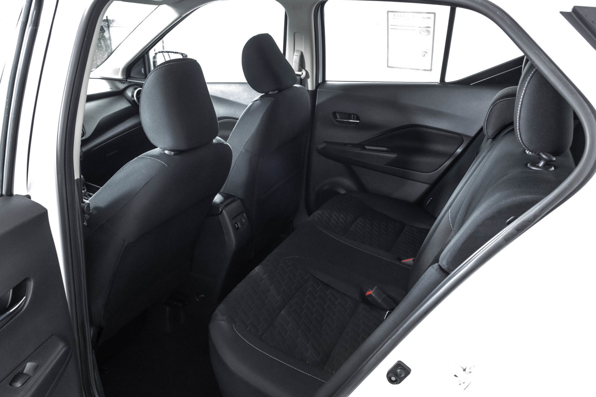Used 2022 Nissan Kicks SV FWD image 34