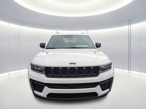 New 2026 Jeep Grand Cherokee Altitude RWD image 9