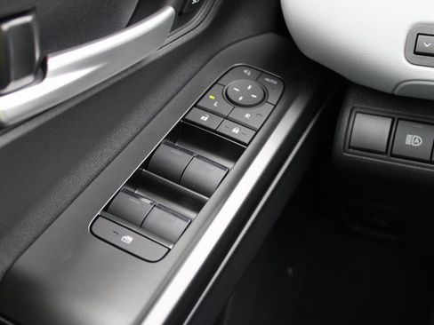 New 2026 Subaru Solterra Limited image 34