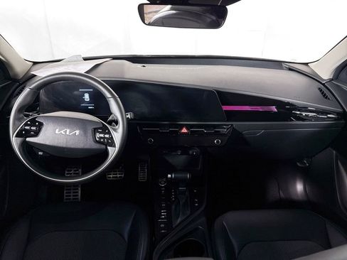 Used 2023 Kia Niro EX Touring image 12