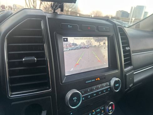 Used 2018 Ford Expedition Limited image 11