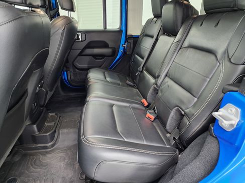 Used 2022 Jeep Wrangler Unlimited Sahara w/ LED Lighting Group image 8