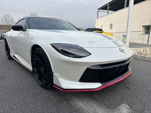Used 2025 Nissan Z NISMO w/ Floor Mat Package image 2