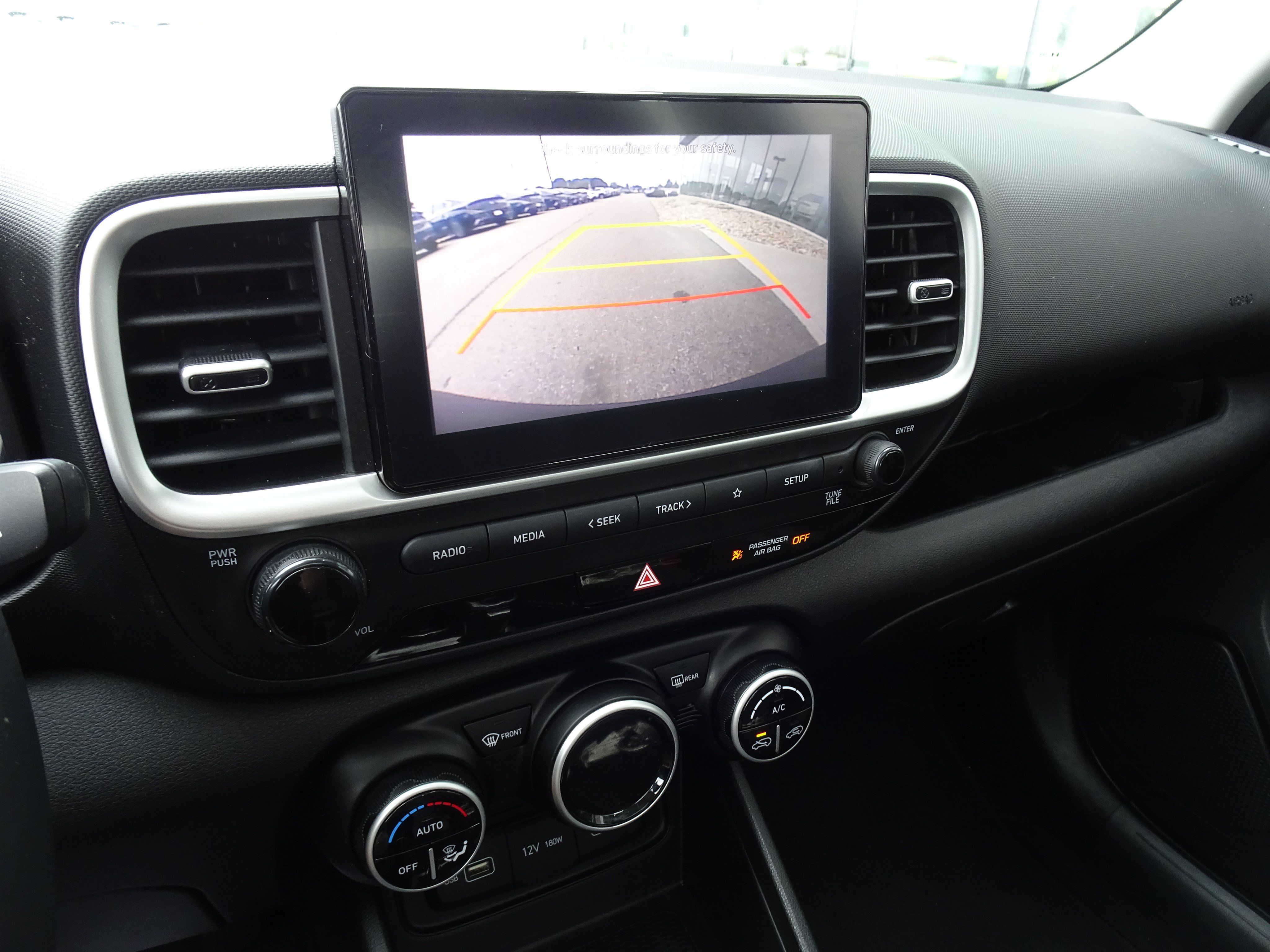 Used 2022 Hyundai Venue SEL FWD image 18