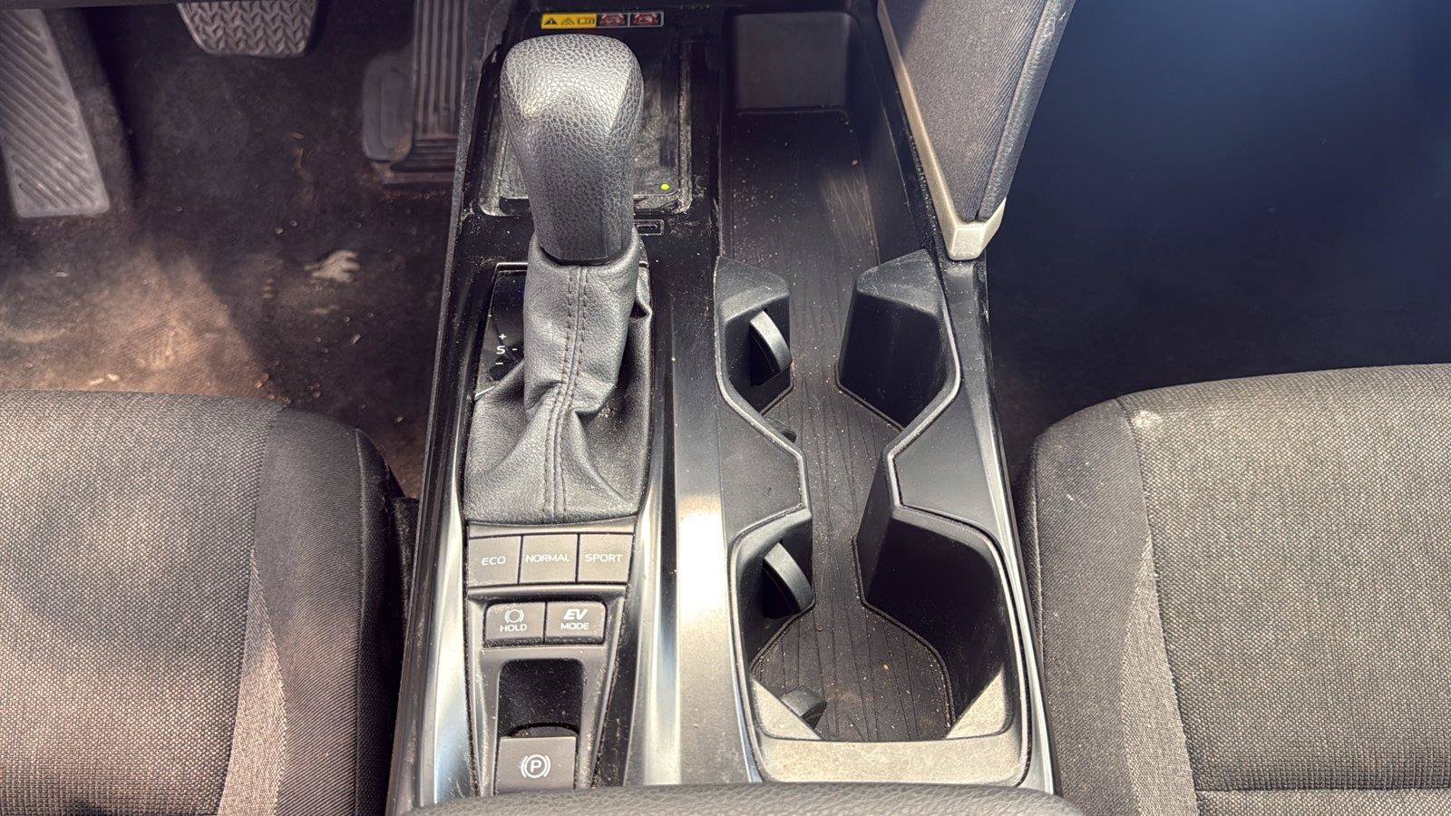 Used 2025 Toyota Camry LE FWD image 21
