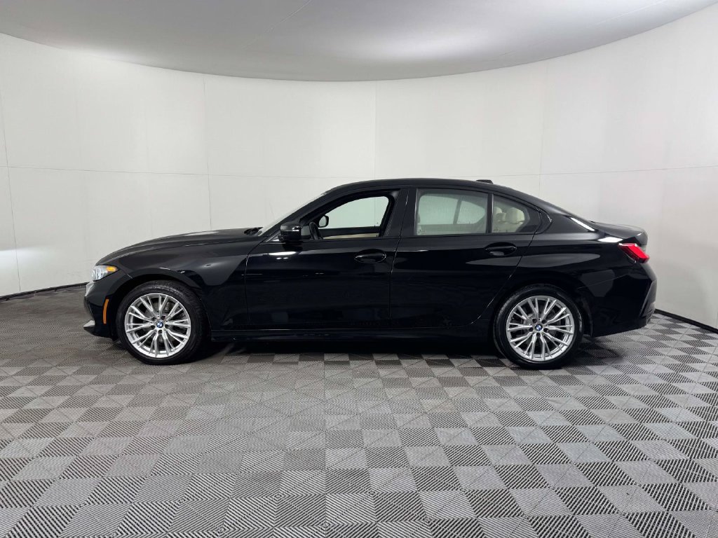 Used 2023 BMW 330i xDrive Sedan w/ Driving Assistance Package AWD/4WD image 11