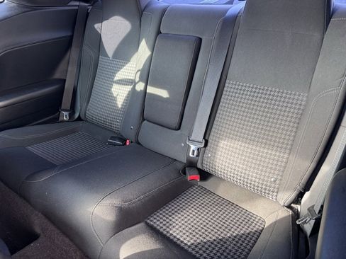 Used 2016 Dodge Challenger SXT w/ Blacktop Package image 7