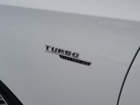 New 2026 Mercedes-Benz C 43 AMG 4MATIC Sedan image 9