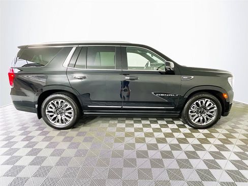Used 2024 GMC Yukon Denali Ultimate AWD/4WD image 10