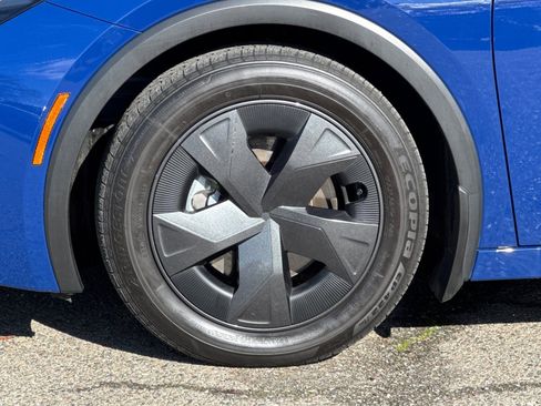 Used 2025 Toyota Prius Plug-In Hybrid image 12