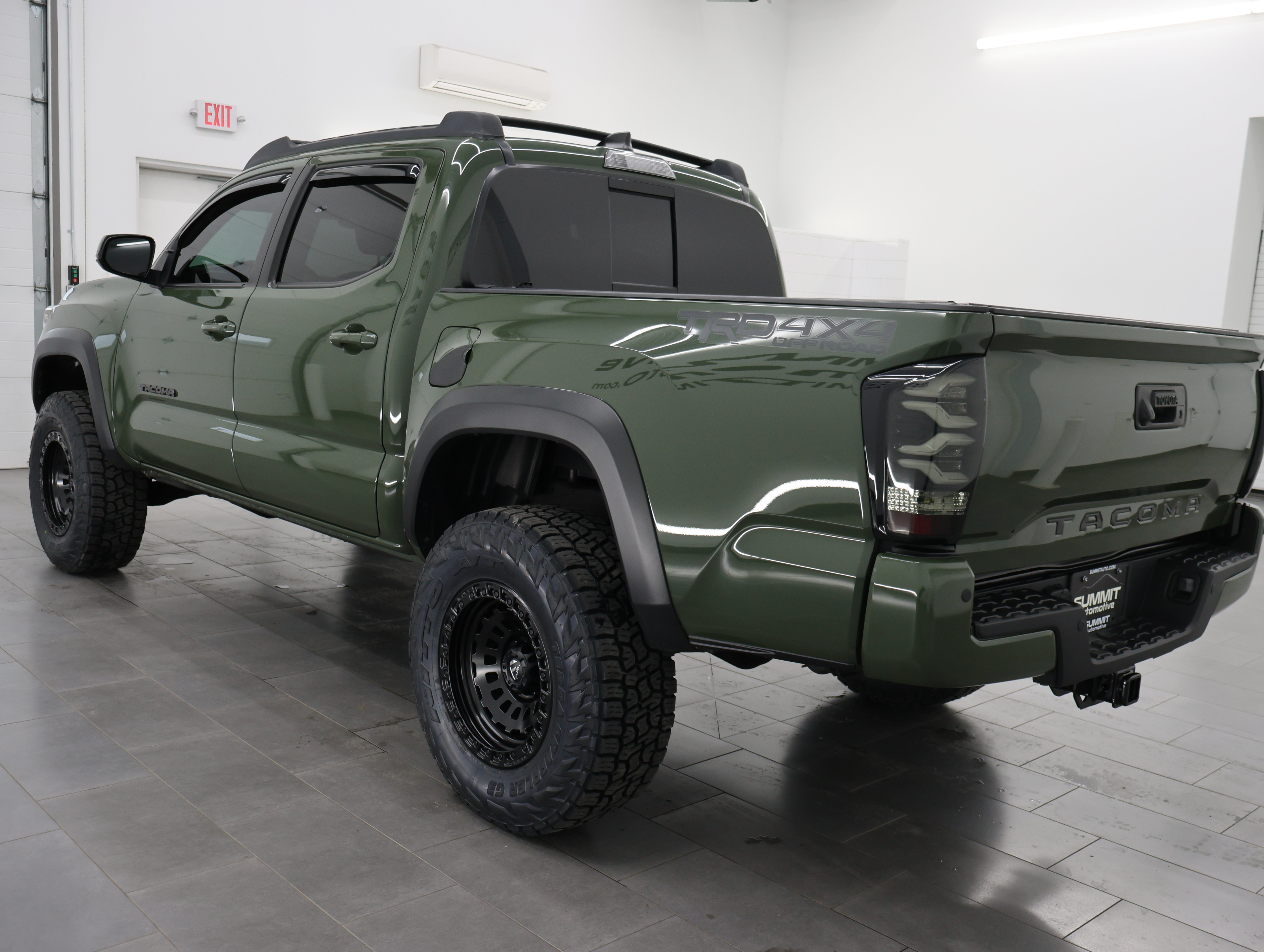 Used 2021 Toyota Tacoma TRD Off-Road w/ TRD Premium Off Road Package AWD/4WD image 6