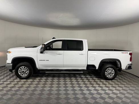 Used 2025 Chevrolet Silverado 2500 LT w/ Convenience Package AWD/4WD image 12