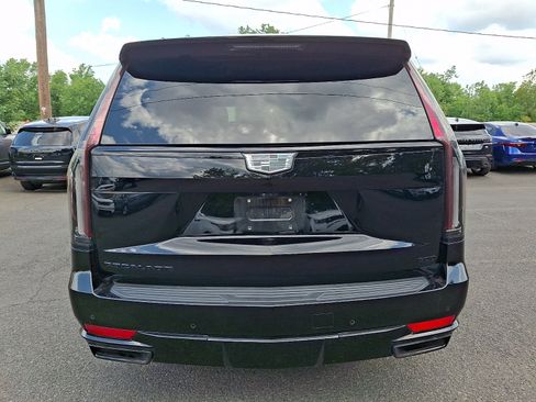 Used 2024 Cadillac Escalade Sport w/ LPO, ONYX Package AWD/4WD image 4