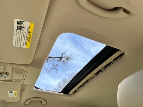 Used 2013 Volkswagen Passat TDI SE image 20