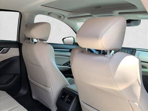 Used 2019 Honda Accord Touring image 20