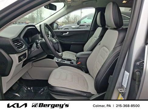 Used 2023 Ford Escape Platinum w/ Premium Technology Package FWD image 15