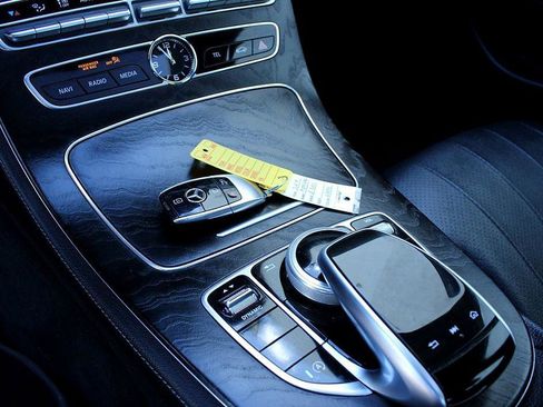 Used 2019 Mercedes-Benz E 300 image 11