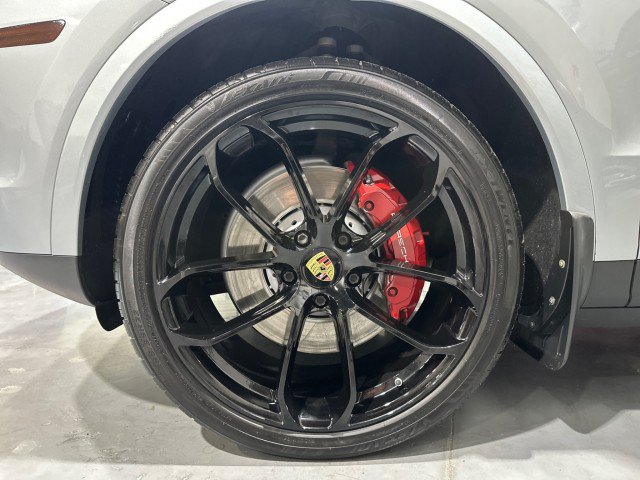 Used 2021 Porsche Cayenne AWD/4WD image 7