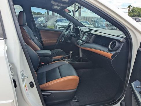 Used 2016 Toyota RAV4 SE FWD image 19