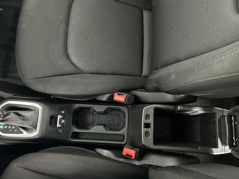 Used 2023 Jeep Renegade Latitude image 15