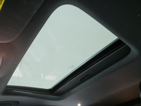 Used 2017 Jeep Grand Cherokee Limited w/ Trailer Tow Group IV image 32