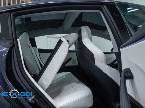 Used 2024 Tesla Model 3 Performance image 29