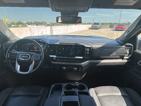 Used 2025 GMC Sierra 1500 SLT AWD/4WD image 23