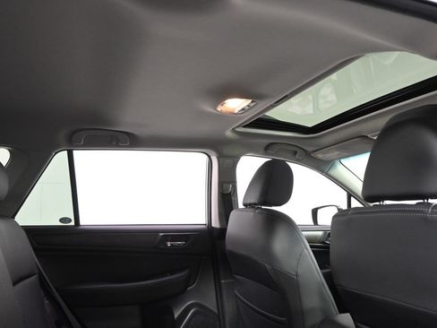 Used 2017 Subaru Outback 2.5i Limited AWD/4WD image 17