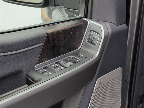 New 2025 Ford F250 Lariat w/ Lariat Ultimate Package image 6