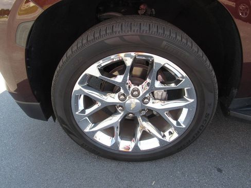 Used 2022 Chevrolet Tahoe Premier AWD/4WD image 11