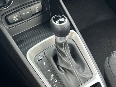 New 2026 Hyundai Venue SE image 28