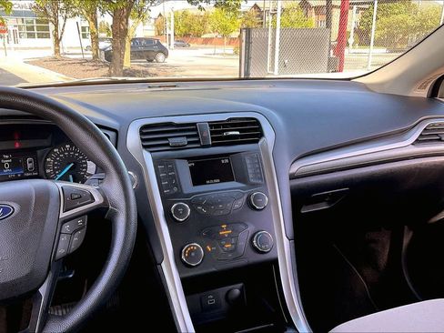 Used 2019 Ford Fusion S FWD image 5