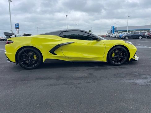 Used 2022 Chevrolet Corvette Stingray Premium Conv w/ Z51 Performance Package RWD image 6
