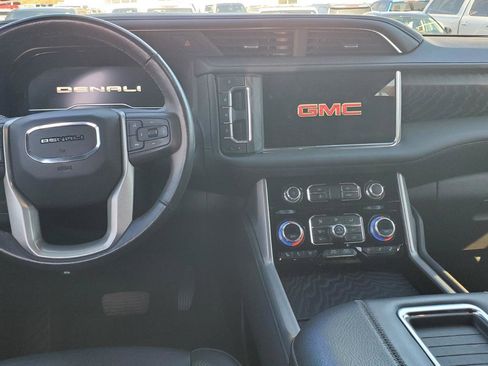 Used 2023 GMC Yukon XL Denali image 8