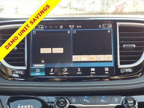 New 2026 Chrysler Pacifica Select image 8