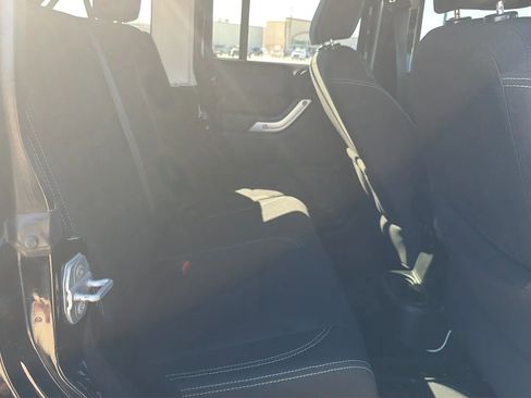 Used 2016 Jeep Wrangler Unlimited Sahara w/ Connectivity Group AWD/4WD image 68