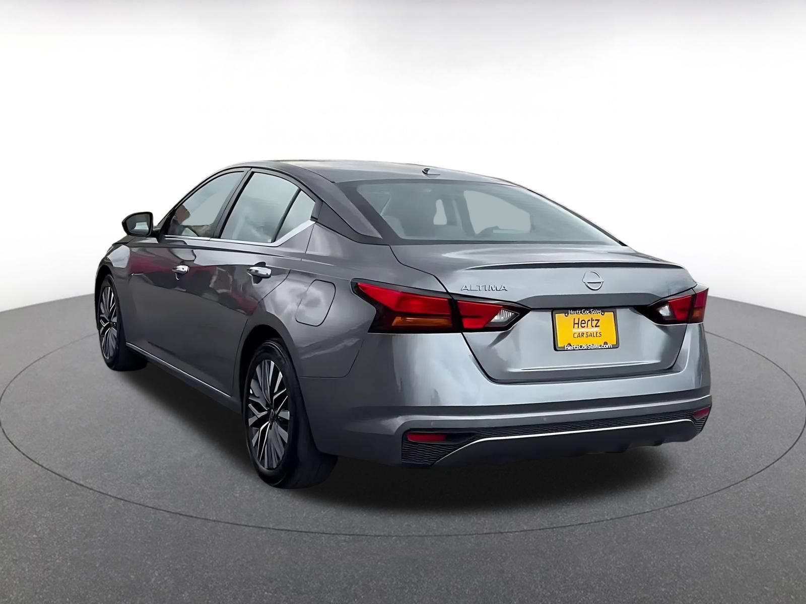Used 2025 Nissan Altima 2.5 SV FWD image 10