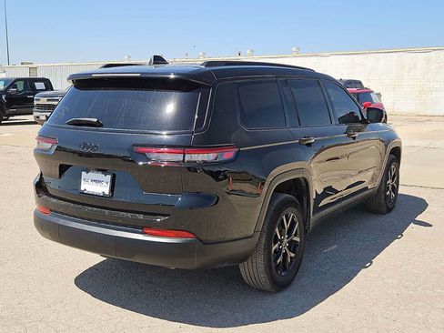 Used 2025 Jeep Grand Cherokee L Altitude AWD/4WD image 8