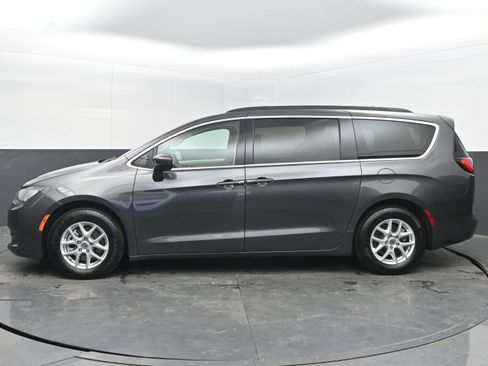 Used 2021 Chrysler Voyager Lxi image 7